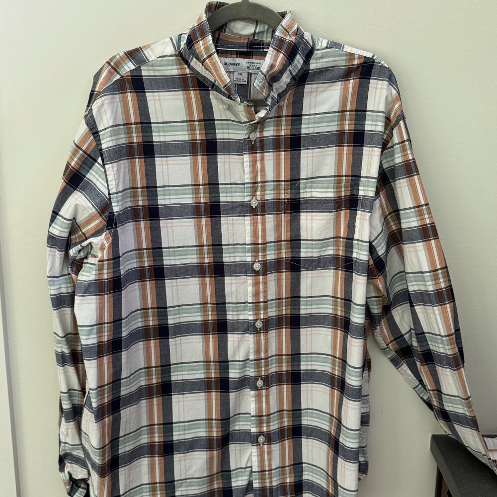 Men's XXL Old Navy Regular Fit/ Built in Flex Button Down Plaid